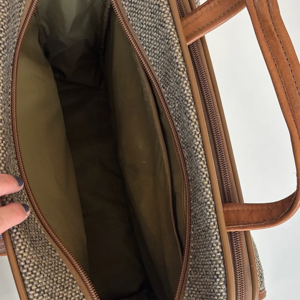 Elegant Vintage 1970’s  Brown and Gray Laptop Bag or carry one luggage - Picture 4 of 6